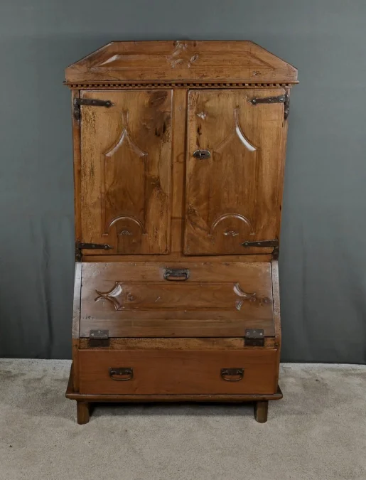 Meuble de Rangement en Noyer – XVIIIe