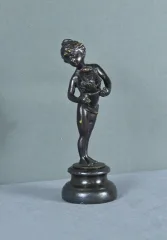 BRONZEFIGUR