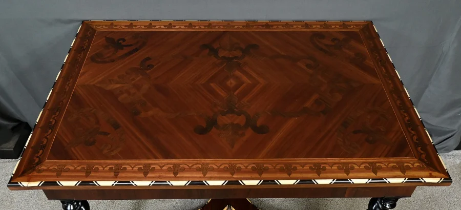 Schreibtisch aus der Napoleon-III-Periode