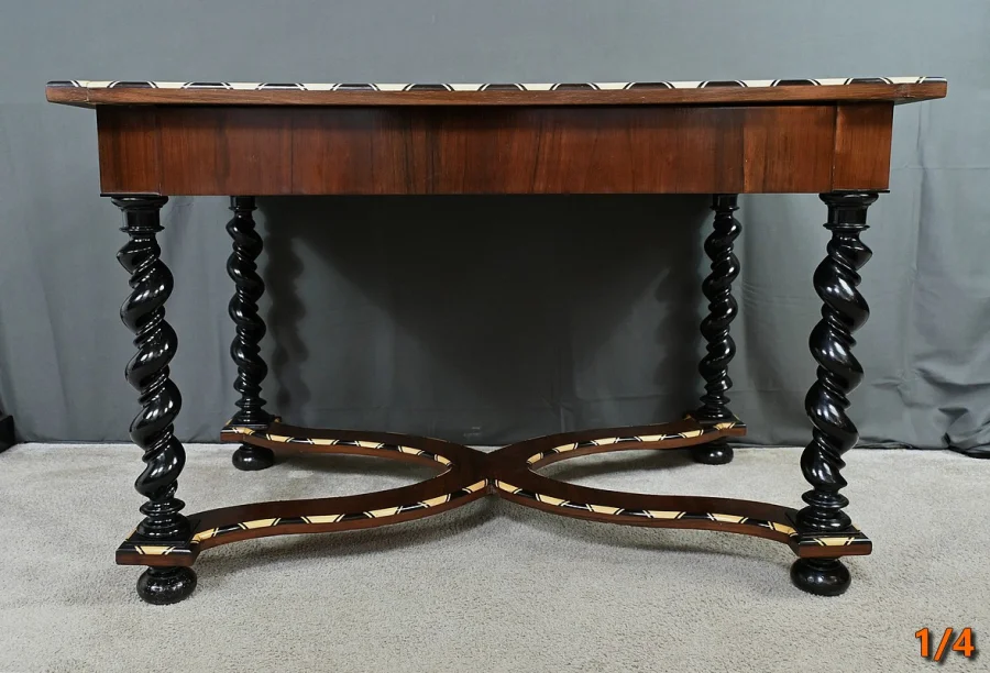 Schreibtisch aus der Napoleon-III-Periode