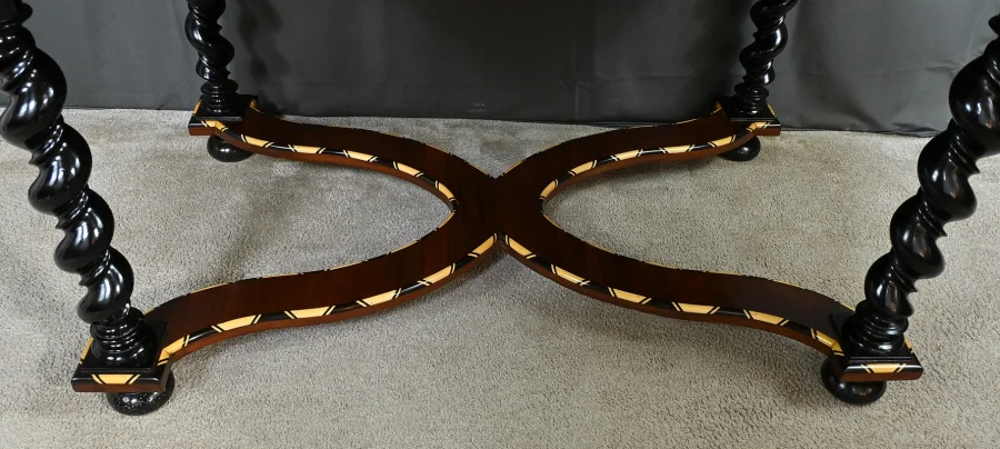 Schreibtisch aus der Napoleon-III-Periode