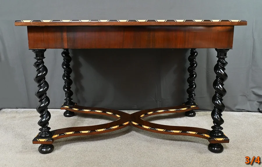 Schreibtisch aus der Napoleon-III-Periode