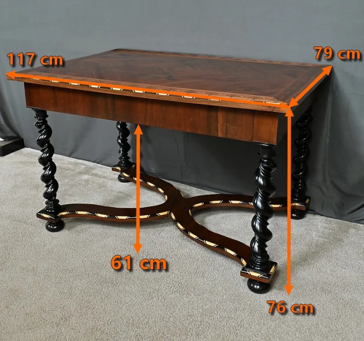 Schreibtisch aus der Napoleon-III-Periode