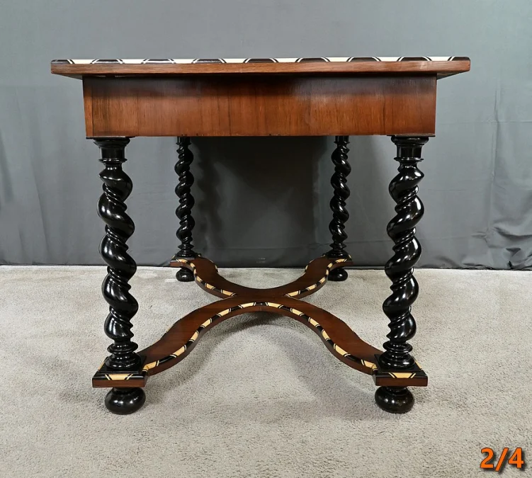 Schreibtisch aus der Napoleon-III-Periode