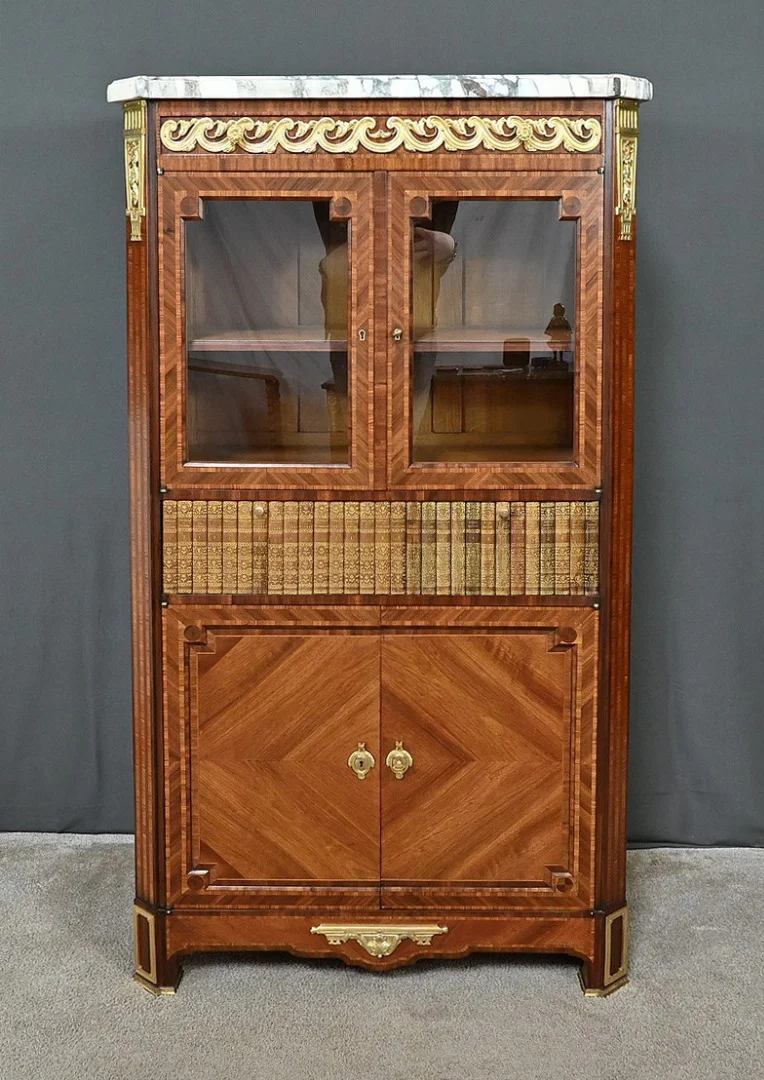 Meuble Vitrine en Marqueterie, style Louis XVI – 2ème partie XIXe