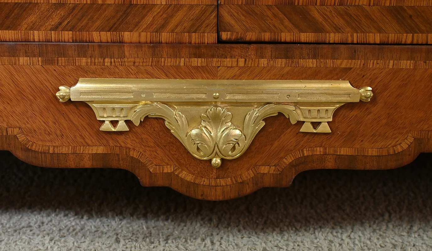 Meuble Vitrine en Marqueterie, style Louis XVI – 2ème partie XIXe