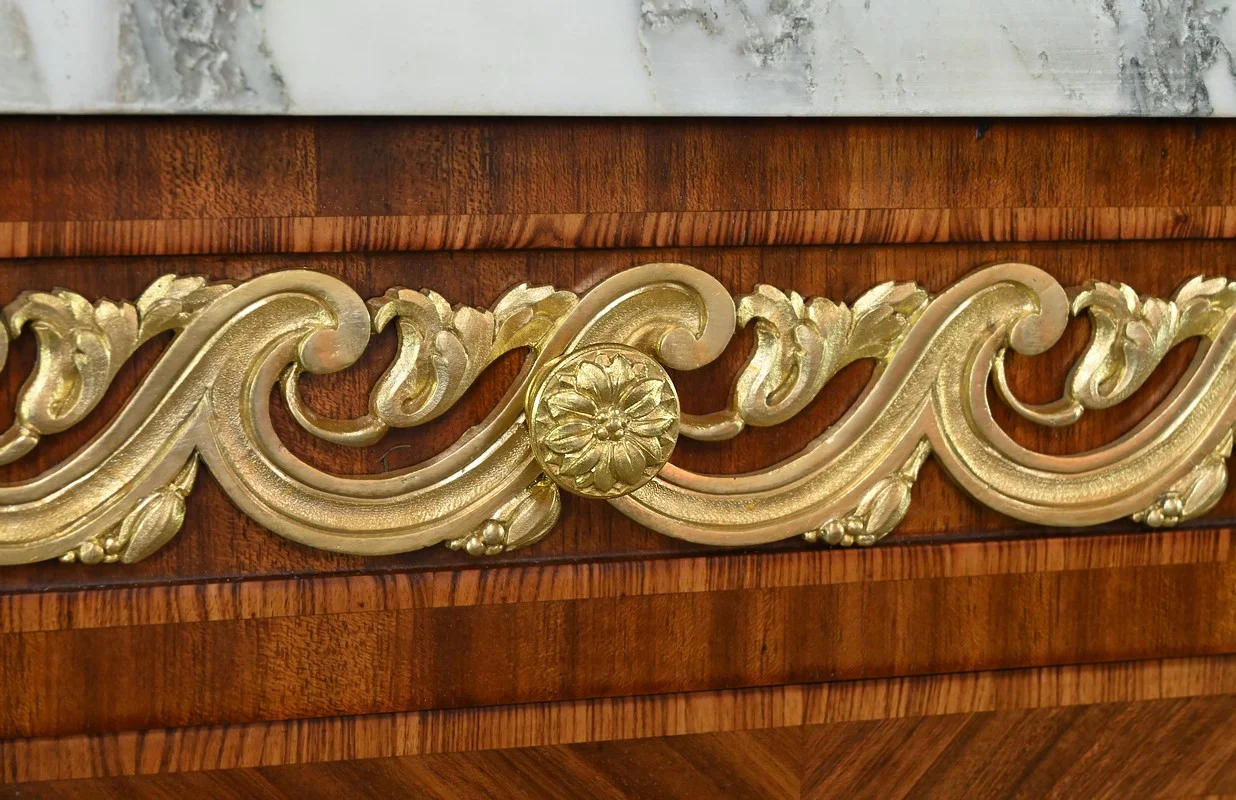 Meuble Vitrine en Marqueterie, style Louis XVI – 2ème partie XIXe