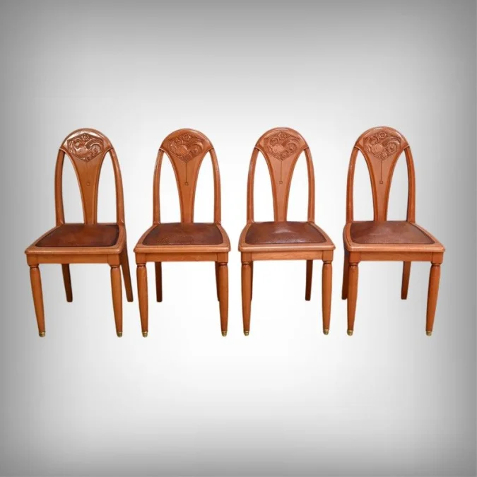 Suite de 4 Chaises en Hêtre teinté, Art Déco – 1910
