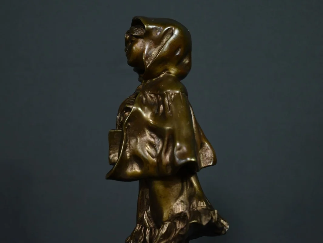 Bronze « L’Ecolière », signé Tremo – Début XXe