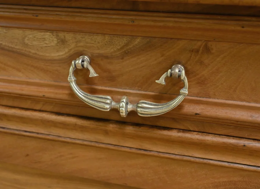 Buffet en Noyer massif, style Louis-Philippe – 1900