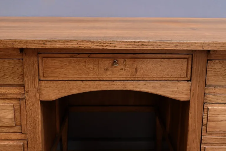 Bureau à Caissons en Chêne massif, établissements Régy – 1940