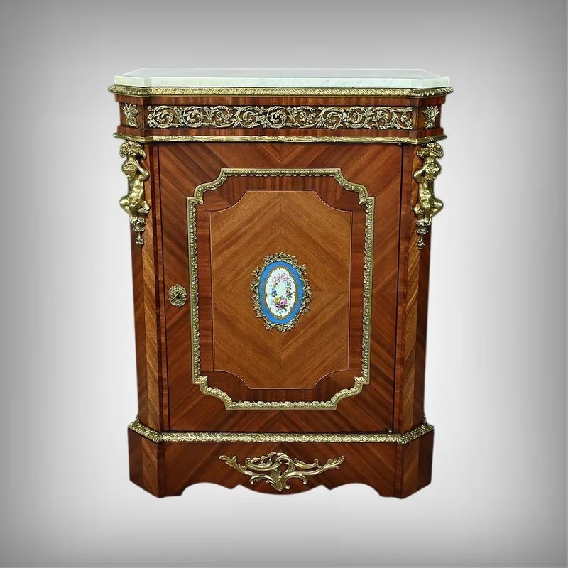 Schrank aus der Napoleon-III-Periode