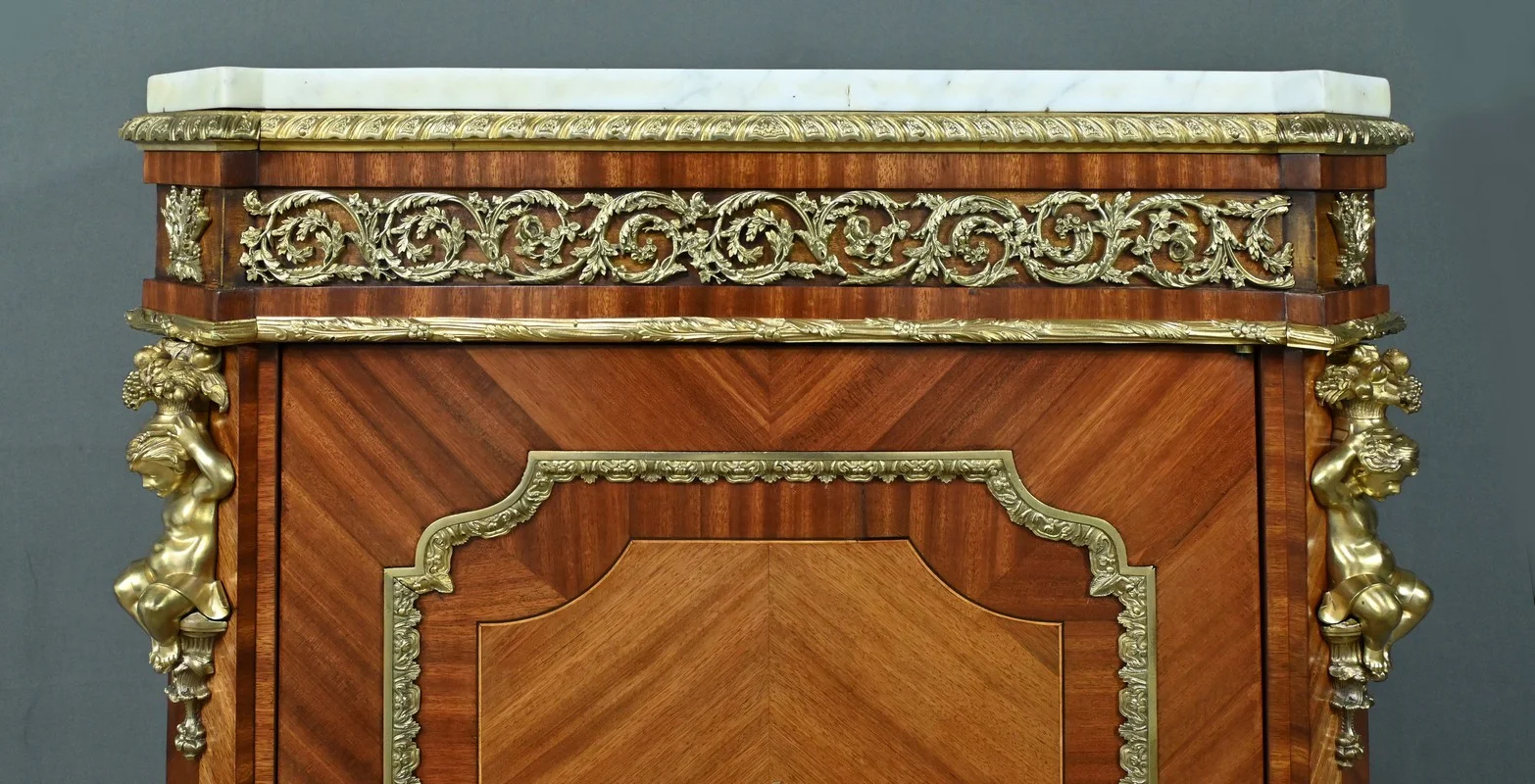 Meuble d’appui en Acajou, époque Napoléon III – 2ème partie XIXe