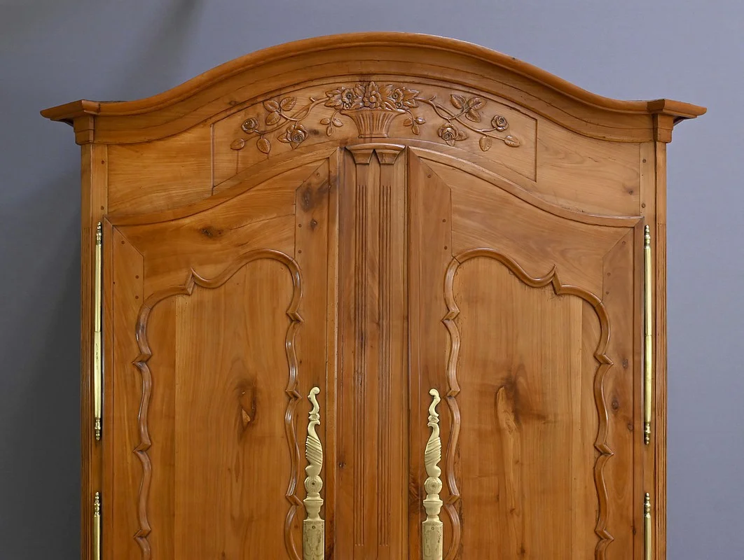 Armoire Nantaise en Merisier, style Louis XV – 1ère partie XIXe