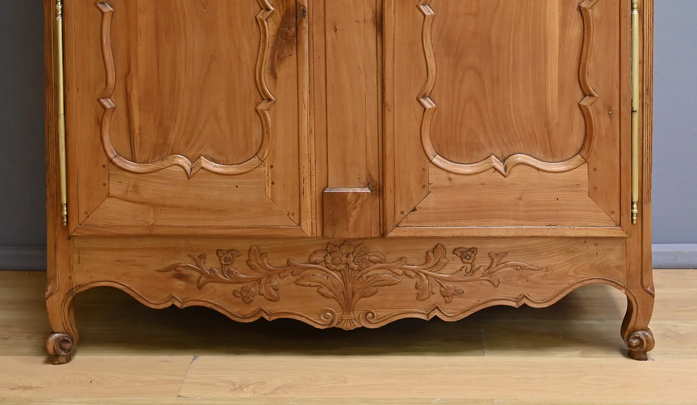 Armoire Nantaise en Merisier, style Louis XV – 1ère partie XIXe
