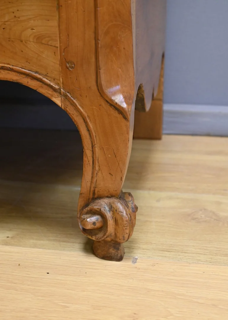 Armoire Nantaise en Merisier, style Louis XV – 1ère partie XIXe