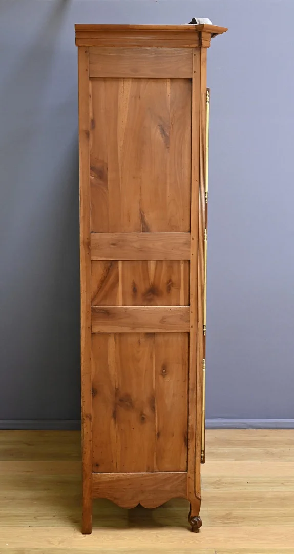 Armoire Nantaise en Merisier, style Louis XV – 1ère partie XIXe