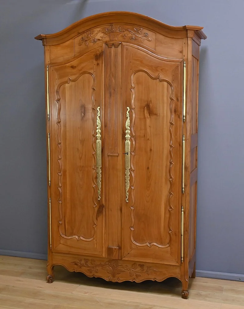 Armoire Nantaise en Merisier, style Louis XV – 1ère partie XIXe