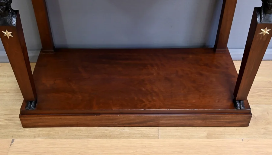 CONSOLETAFEL UIT DE PERIODE VAN HET FRANSE RIJK