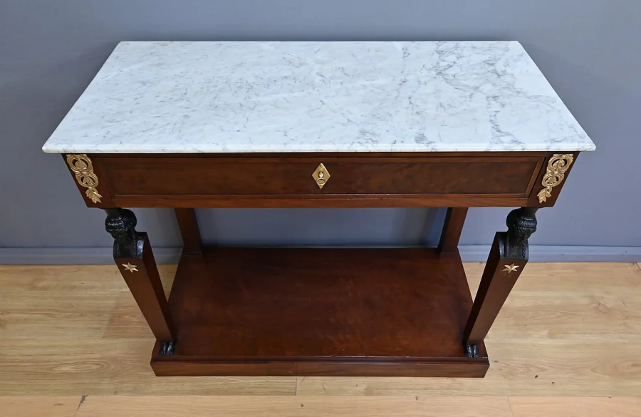 CONSOLETAFEL UIT DE PERIODE VAN HET FRANSE RIJK