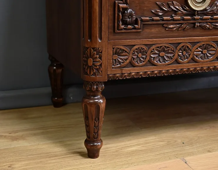 Commode en Noyer, style Louis XVI – Milieu XXe
