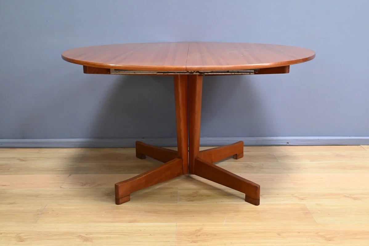 Table Danoise en Teck dans le goût Kofod-Larsen – 1960
