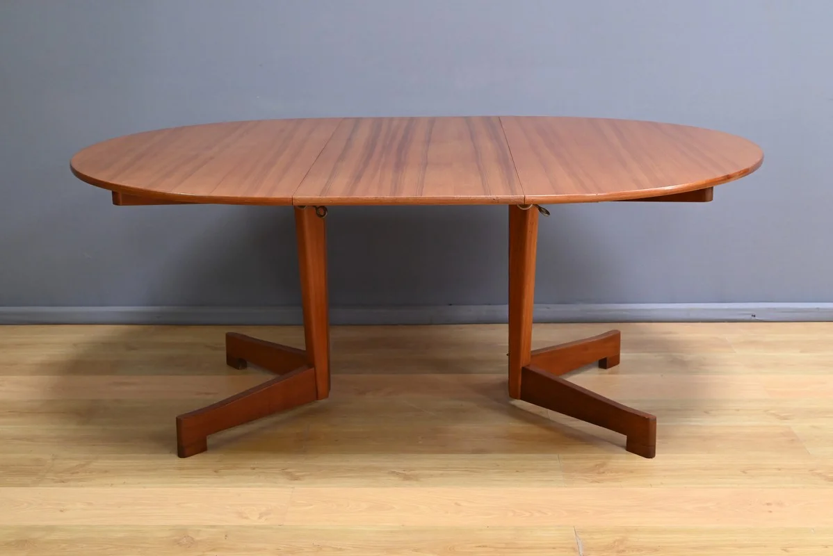 Table Danoise en Teck dans le goût Kofod-Larsen – 1960