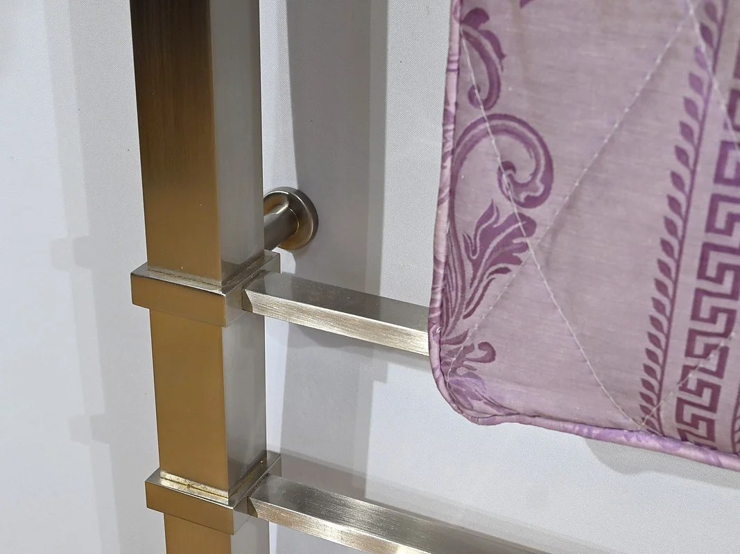 STAINLESS STEEL BED