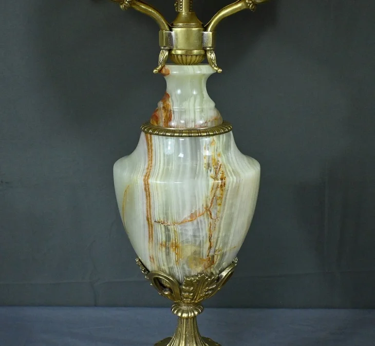 Importante Lampe en Onyx et Bronze, style Louis XVI – XXe