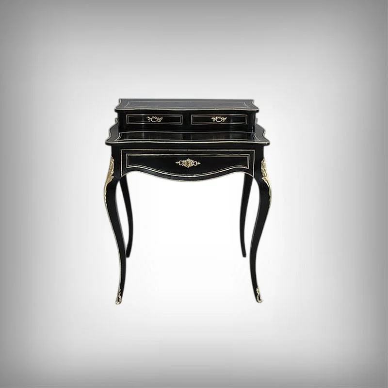 Rare petit bureau de dame Louis XV en bois noirci – Époque Napoléon III