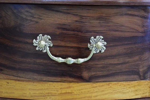 Commode arbalète Louis XIV – Reproduction