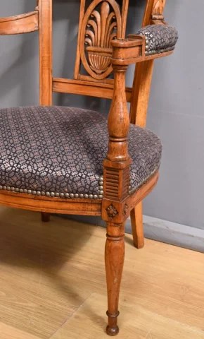 Paire de Fauteuils en Hêtre Teinté – Début XXe