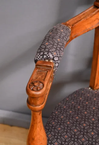 Paire de Fauteuils en Hêtre Teinté – Début XXe