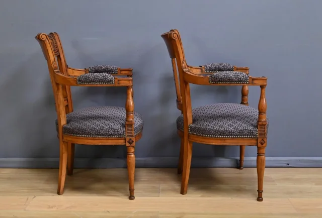 Paire de Fauteuils en Hêtre Teinté – Début XXe