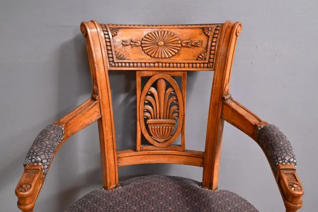 Paire de Fauteuils en Hêtre Teinté – Début XXe
