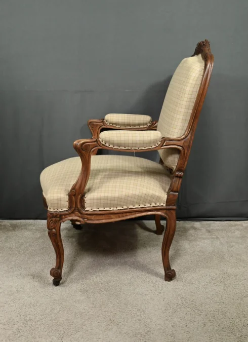 Fauteuil à la Reine en Hêtre, style Louis XV – Milieu XIXe