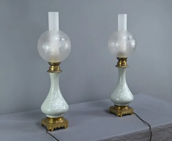 Paire de Lampes à Pétrole électrifiées en Céladon, époque Napoléon III – 2ème partie XIXe