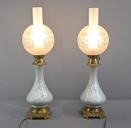 Paire de Lampes à Pétrole électrifiées en Céladon, époque Napoléon III – 2ème partie XIXe