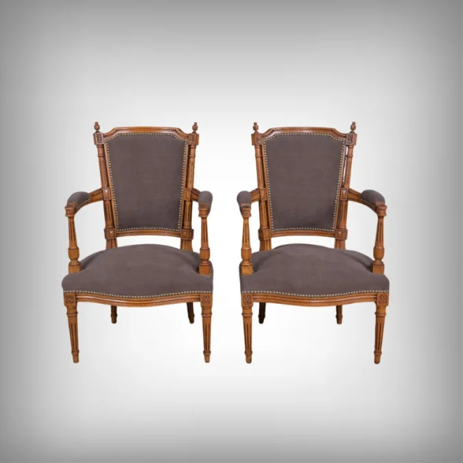 Paire de Fauteuils en Hêtre Teinté, style Louis XVI – 1950