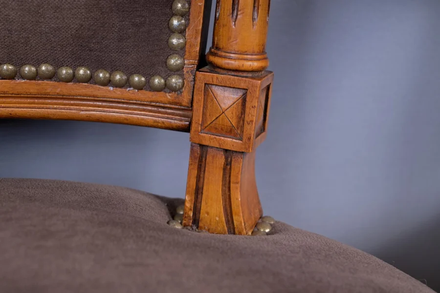 Paire de Fauteuils en Hêtre Teinté, style Louis XVI – 1950
