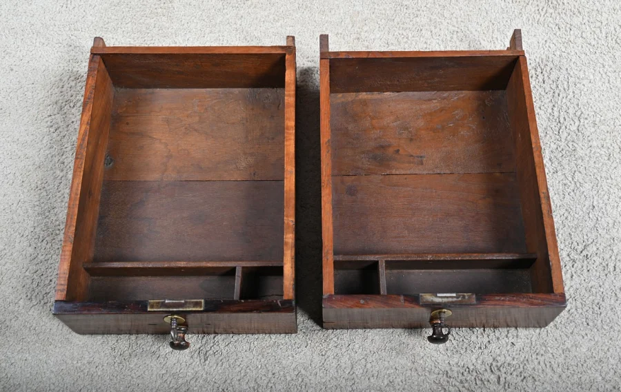 INDISCHES GEWÜRZSCHRANK