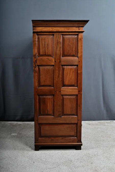INDISCHES GEWÜRZSCHRANK