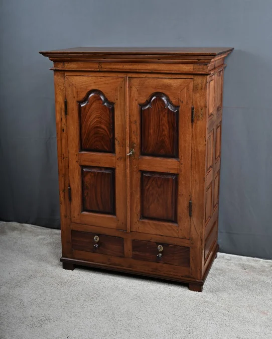 INDISCHES GEWÜRZSCHRANK