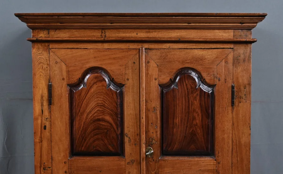 INDISCHES GEWÜRZSCHRANK