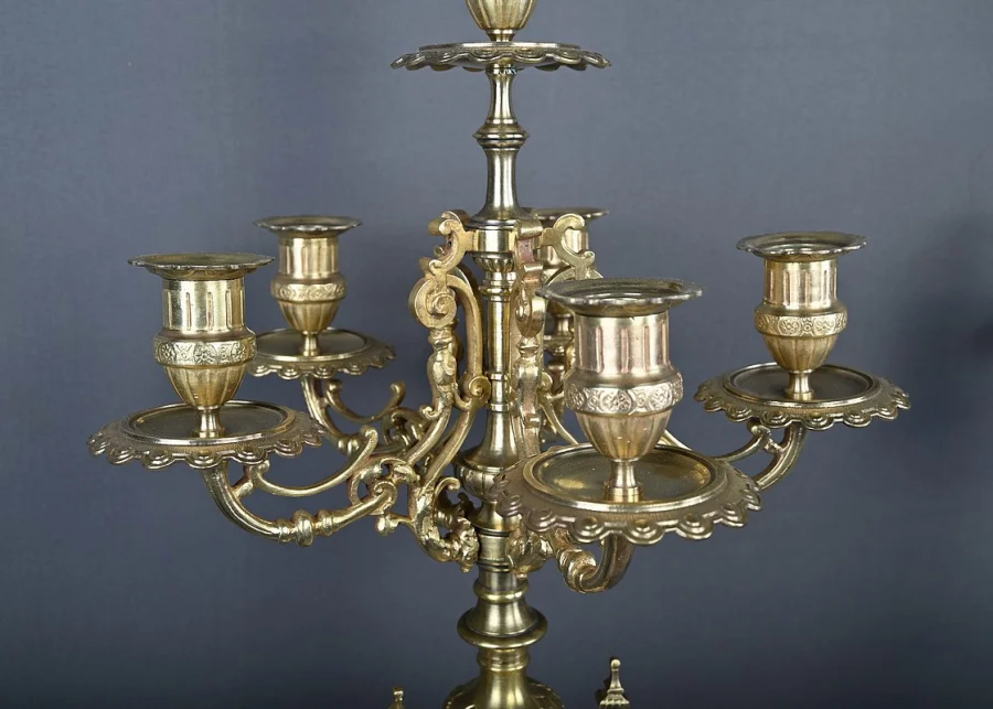 Paire d’importants Candélabres en Bronze, goût Renaissance – 1920