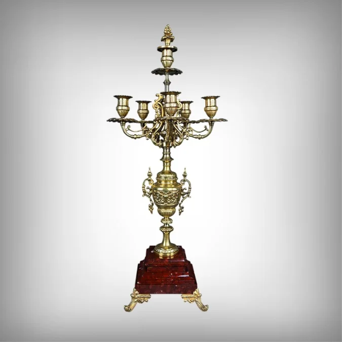 Paire d’importants Candélabres en Bronze, goût Renaissance – 1920
