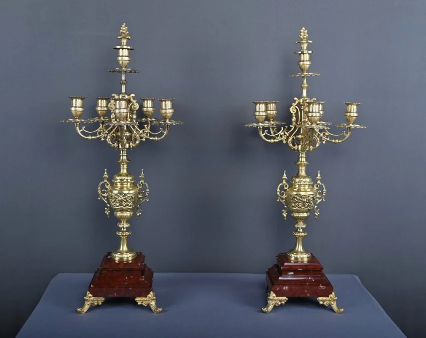 Paire d’importants Candélabres en Bronze, goût Renaissance – 1920