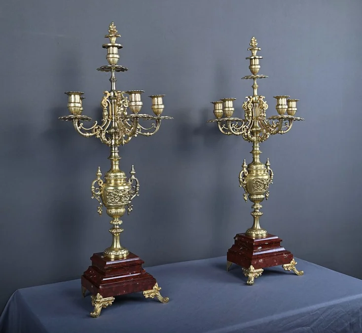 Paire d’importants Candélabres en Bronze, goût Renaissance – 1920