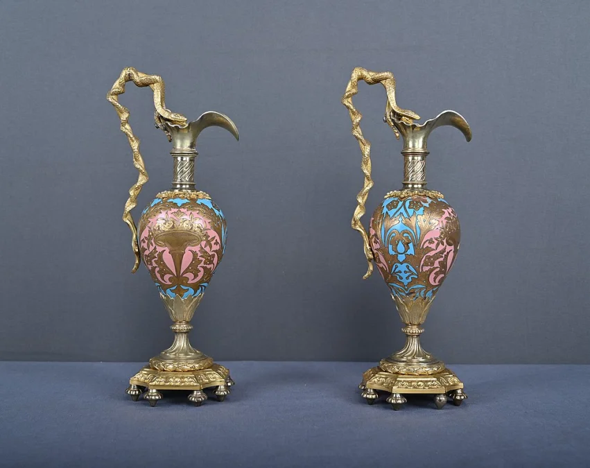 Paire d’Aiguières en Bronze & Émaux cloisonnés, époque Napoléon III – Milieu XIXe