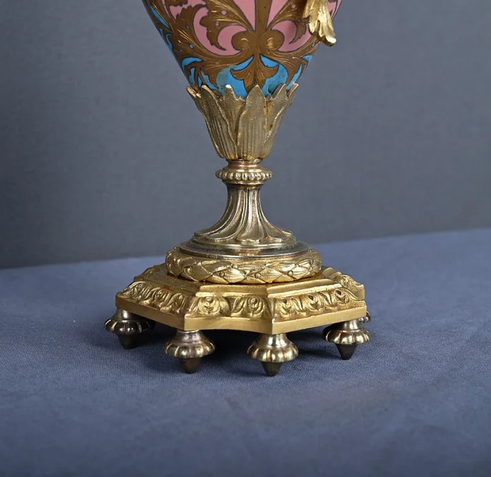 Paire d’Aiguières en Bronze & Émaux cloisonnés, époque Napoléon III – Milieu XIXe